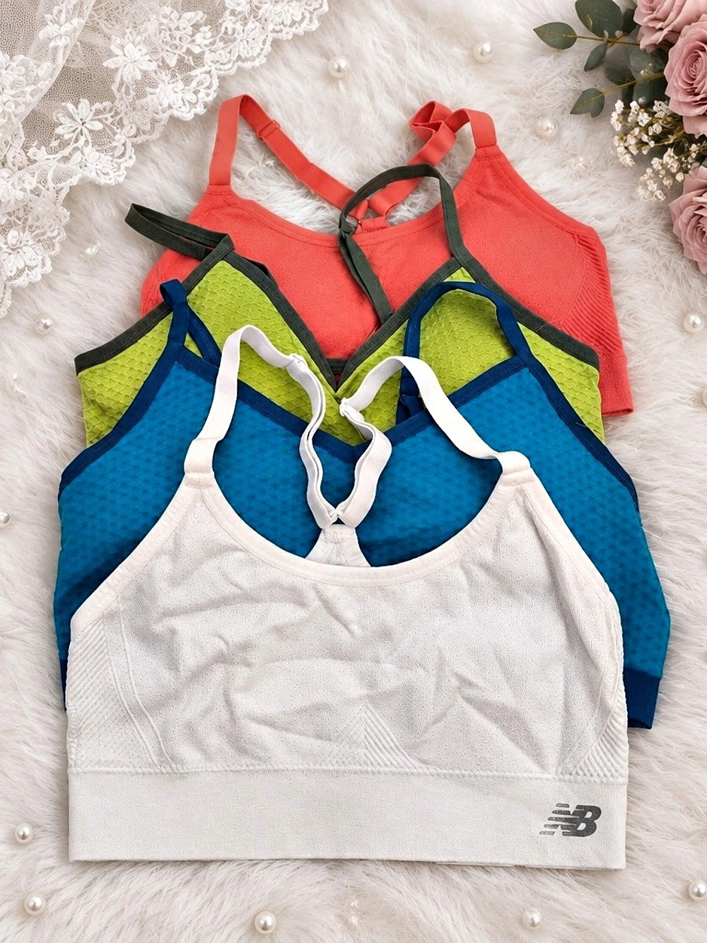 New Balance Balanced Tech Women's Mesh Bra with Caged Back Mesh Sports Bra Set